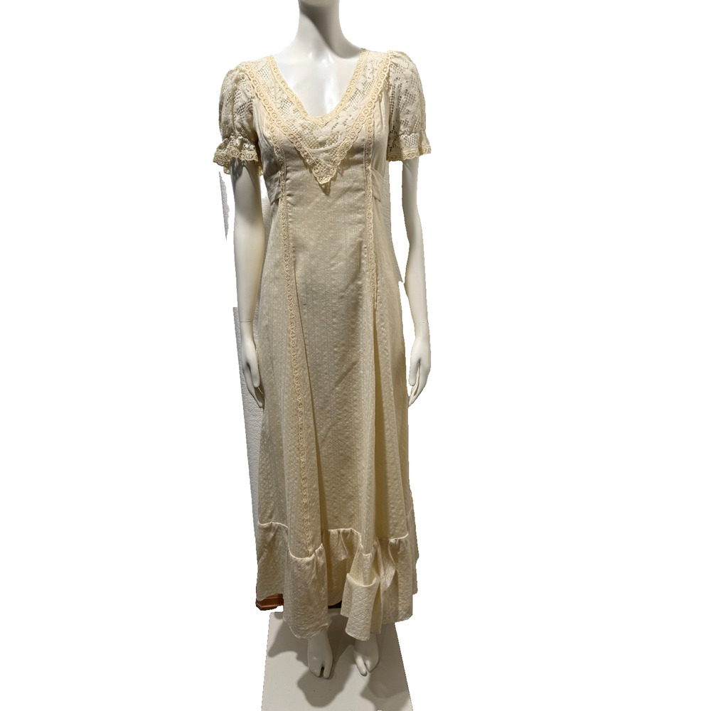 Vtg Womens 70s Cream & Lace Prairie Maxi Dress 1970s Sz Small Trivia by Charm